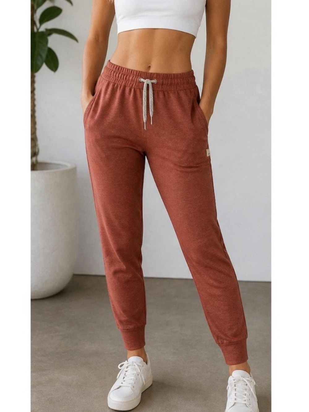 Vuori Women’s Performance Jogger - XL Heather Rust / Burgundy